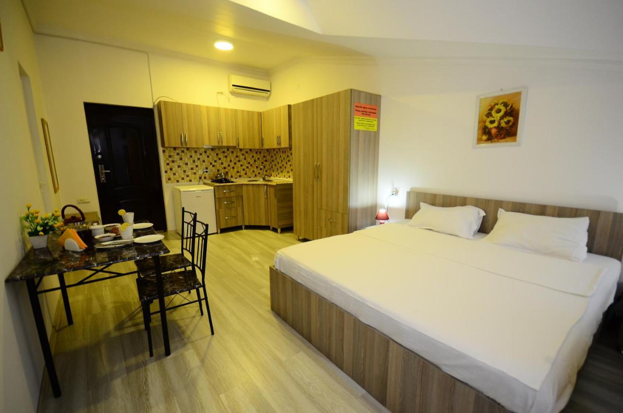 Aparthotel My Home Batumi Exterior foto